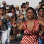 Il flash mob del Perù fa ballare piazza del Popolo a Roma