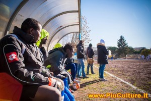 Riapre il campo XV Aprile a Pietralata grazie all'impegno dei volontari e dei rifugiati della Liberi Nantes