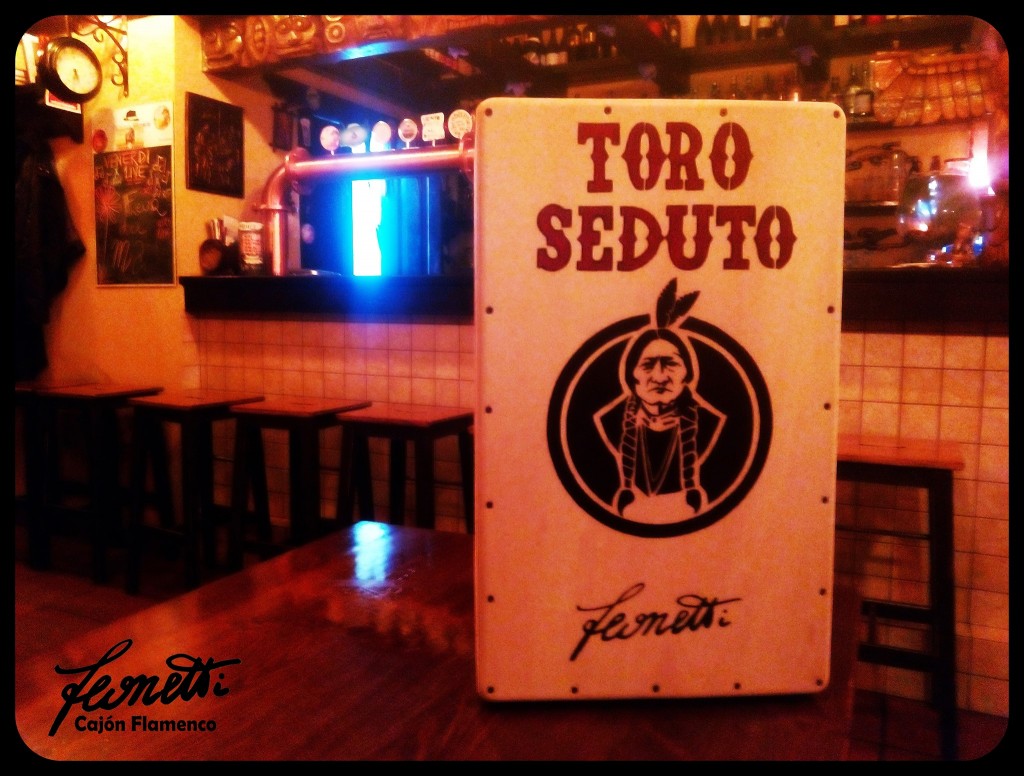 Cajón personalizzato per la birreria Toro Seduto