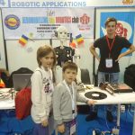 Giovani visitatori allo  stand della Romania al Marker Faire Rome