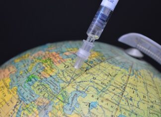 vaccino su mappamondo